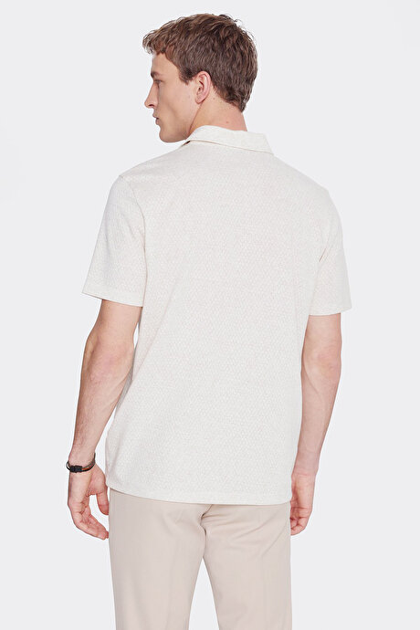 Pamuklu Keten Comfort Fit Rahat Kesim Polo Yaka Jakarlı Bej Tişört resmi
