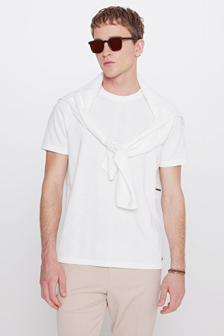 Pamuklu Slim Fit Bisiklet Yaka Jakarlı Esnek Ekru Tişört resmi