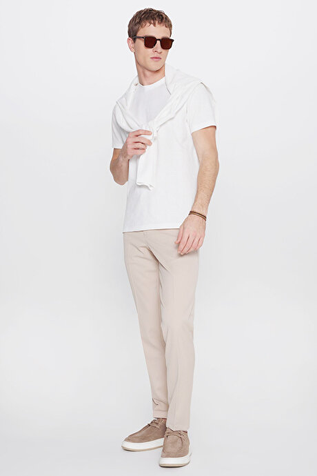 Pamuklu Slim Fit Bisiklet Yaka Jakarlı Esnek Ekru Tişört resmi