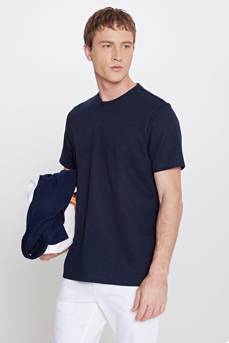 Pamuklu Slim Fit Bisiklet Yaka Jakarlı Esnek Lacivert Tişört resmi