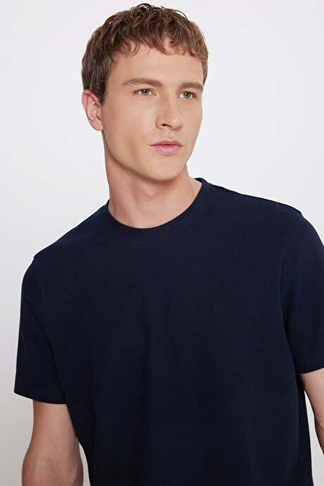 Pamuklu Slim Fit Bisiklet Yaka Jakarlı Esnek Lacivert Tişört resmi