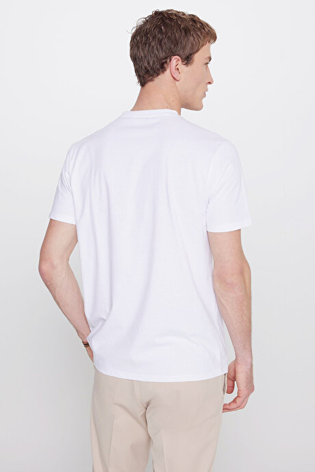 Pamuklu Slim Fit Dar Kesim Bisiklet Yaka Esnek Beyaz Tişört resmi