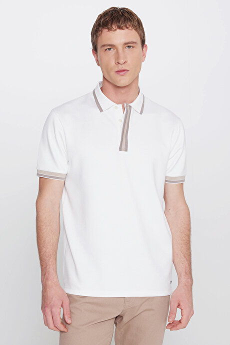 Slim Fit Dar Kesim Polo Yaka Esnek Ekru Tişört resmi