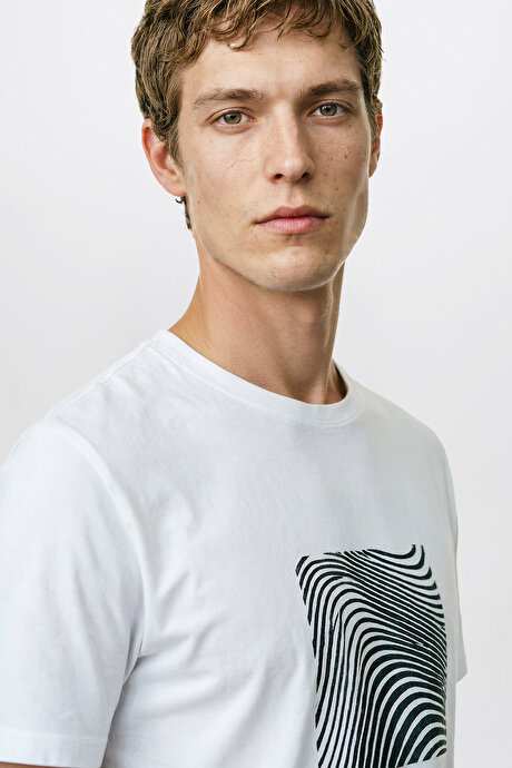 Pamuklu Slim Fit Dar Kesim Bisiklet Yaka Esnek Beyaz Tişört resmi