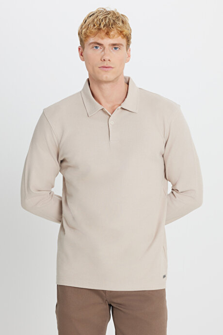 %100 Pamuk Slim Fit Dar Kesim Polo Yaka Jakarlı Bej Uzun Kollu Tişört resmi
