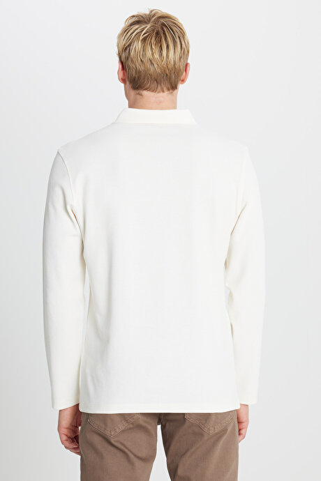 %100 Pamuk Slim Fit Dar Kesim Polo Yaka Jakarlı Ekru Uzun Kollu Tişört resmi