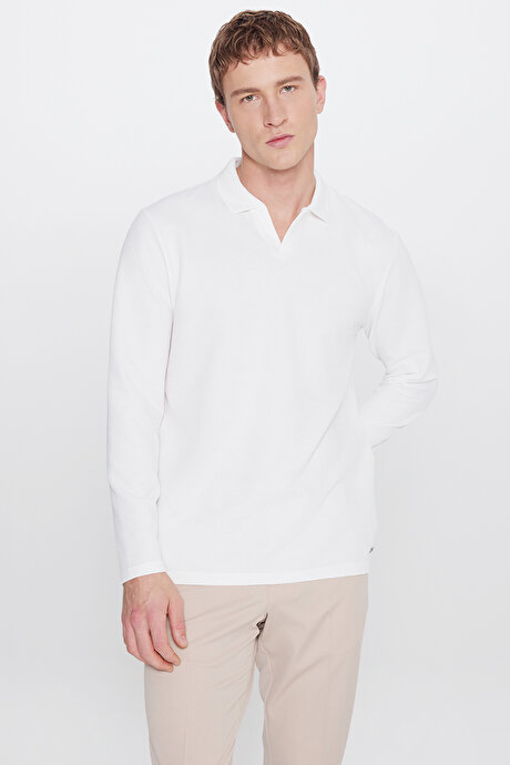 Slim Fit Dar Kesim Polo Yaka Jakarlı Esnek Ekru Uzun Kollu Tişört resmi