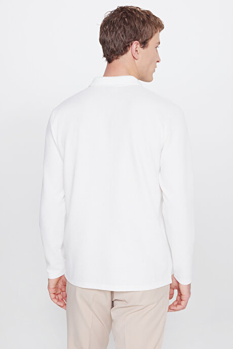 Slim Fit Dar Kesim Polo Yaka Jakarlı Esnek Ekru Uzun Kollu Tişört resmi