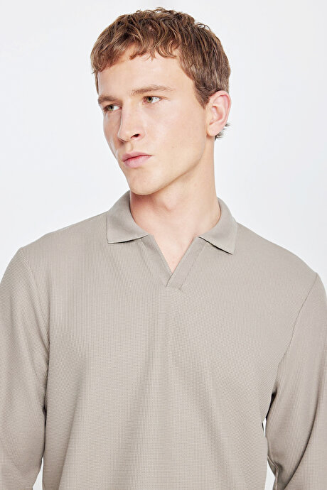 Slim Fit Dar Kesim Polo Yaka Jakarlı Esnek Haki Uzun Kollu Tişört resmi
