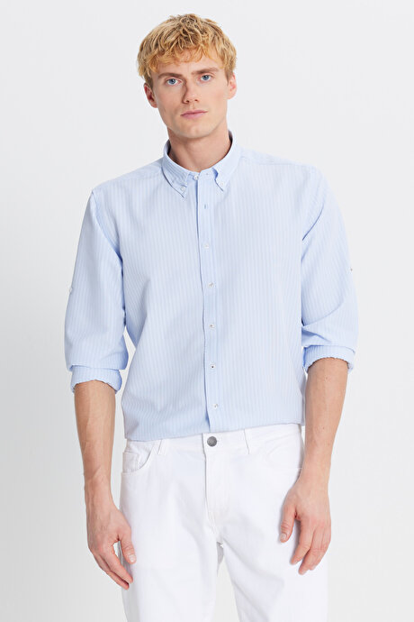 Tailored Slim Fit Dar Kesim Düğmeli Yaka Gofre Desenli Açık Mavi Gömlek resmi