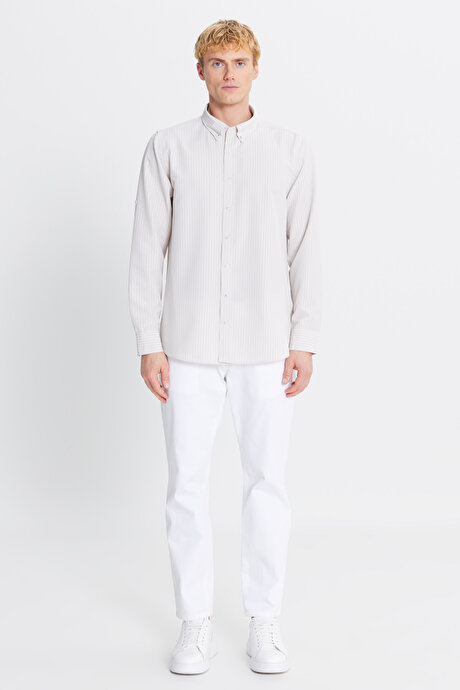 Tailored Slim Fit Dar Kesim Düğmeli Yaka Gofre Desenli Bej Gömlek resmi