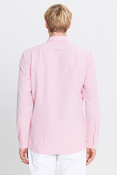 Tailored Slim Fit Dar Kesim Düğmeli Yaka Gofre Desenli Pembe Gömlek resmi