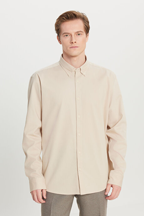 Comfort Fit Rahat Kesim Düğmeli Yaka Kadife Bej Gömlek resmi