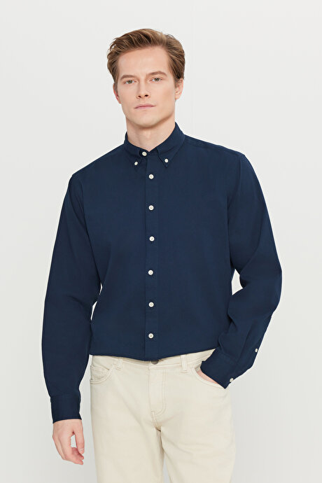 Comfort Fit Rahat Kesim Düğmeli Yaka Kadife Lacivert Gömlek resmi