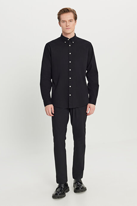Comfort Fit Rahat Kesim Düğmeli Yaka Kadife Siyah Gömlek resmi