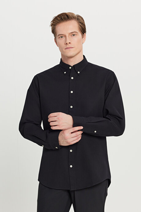 Comfort Fit Rahat Kesim Düğmeli Yaka Kadife Siyah Gömlek resmi