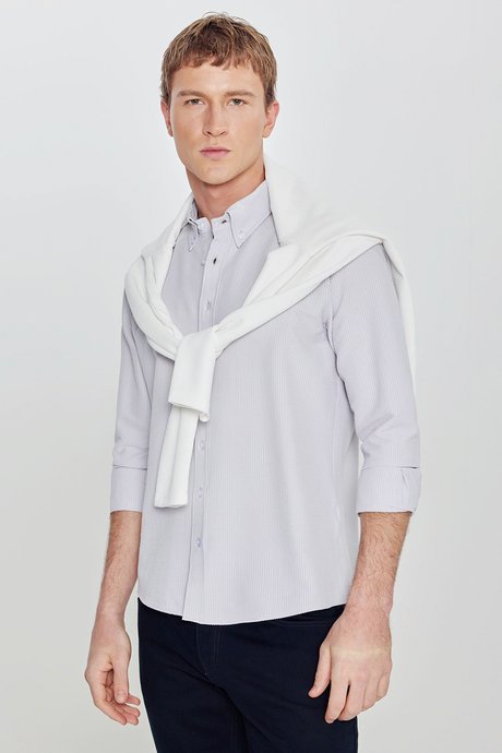 Slim Fit Dar Kesim Düğmeli Yaka Gofre Desenli Gri Gömlek resmi