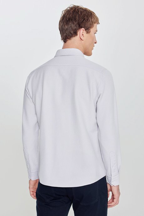 Slim Fit Dar Kesim Düğmeli Yaka Gofre Desenli Gri Gömlek resmi