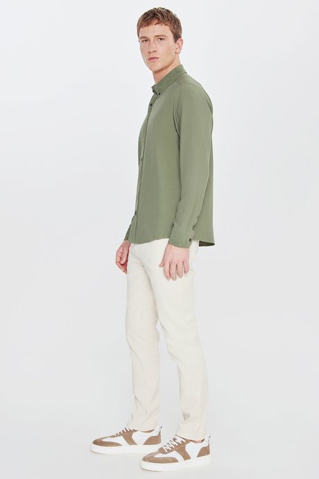 Slim Fit Dar Kesim Düğmeli Yaka Gofre Desenli Haki Gömlek resmi