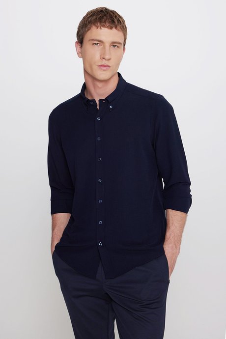 Slim Fit Dar Kesim Düğmeli Yaka Gofre Desenli Lacivert Gömlek resmi