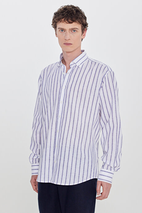 Pamuklu Keten Slim Fit Dar Kesim Düğmeli Yaka Çizgili Beyaz-Lacivert Gömlek resmi