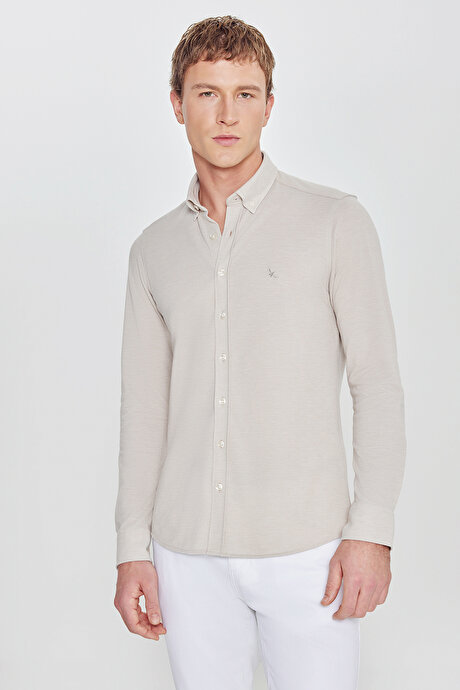 360 Her Yöne Esneyen Pamuklu Tailored Slim Fit Dar Kesim Düğmeli Yaka Örme Bej Gömlek resmi