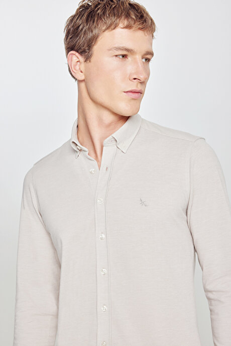 360 Her Yöne Esneyen Pamuklu Tailored Slim Fit Dar Kesim Düğmeli Yaka Örme Bej Gömlek resmi