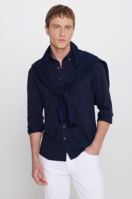 360 Her Yöne Esneyen Pamuklu Tailored Slim Fit Dar Kesim Düğmeli Yaka Örme Lacivert Gömlek resmi