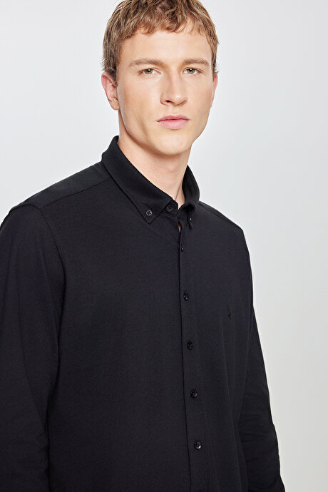 360 Her Yöne Esneyen Pamuklu Tailored Slim Fit Dar Kesim Düğmeli Yaka Örme Siyah Gömlek resmi