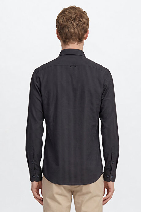 Tailored Slim Fit Dar Kesim Düğmeli Yaka Gofre Desenli Travel Lacivert Gömlek resmi