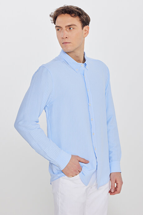 Tailored Slim Fit Dar Kesim Düğmeli Yaka Gofre Desenli Travel Mavi Gömlek resmi