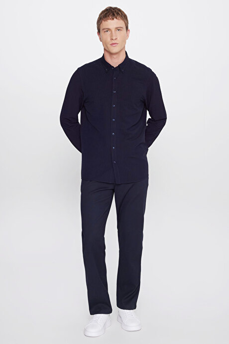 Tailored Slim Fit Dar Kesim Düğmeli Yaka Gofre Desenli Travel Siyah Gömlek resmi