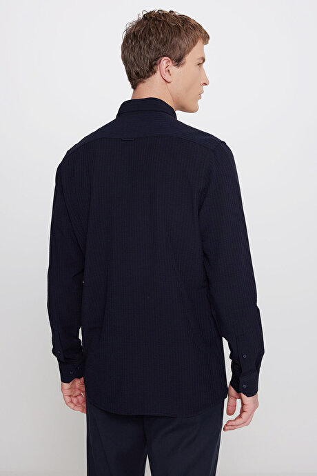 Tailored Slim Fit Dar Kesim Düğmeli Yaka Gofre Desenli Travel Siyah Gömlek resmi