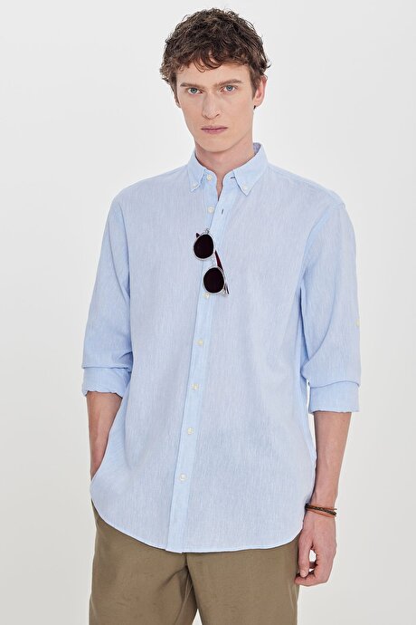 Pamuklu Keten Comfort Fit Düğmeli Yaka Çizgili Açık Mavi Gömlek resmi