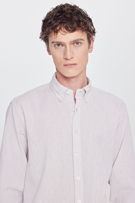 Pamuklu Keten Comfort Fit Düğmeli Yaka Çizgili Bej Gömlek resmi