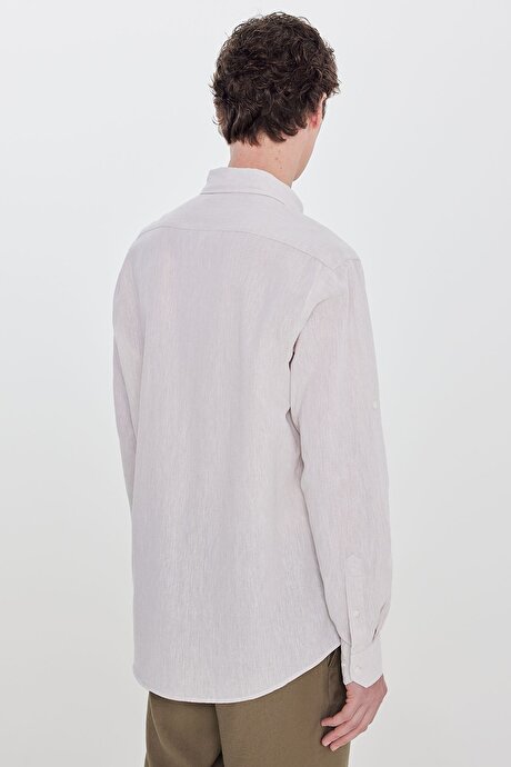 Pamuklu Keten Comfort Fit Düğmeli Yaka Çizgili Bej Gömlek resmi