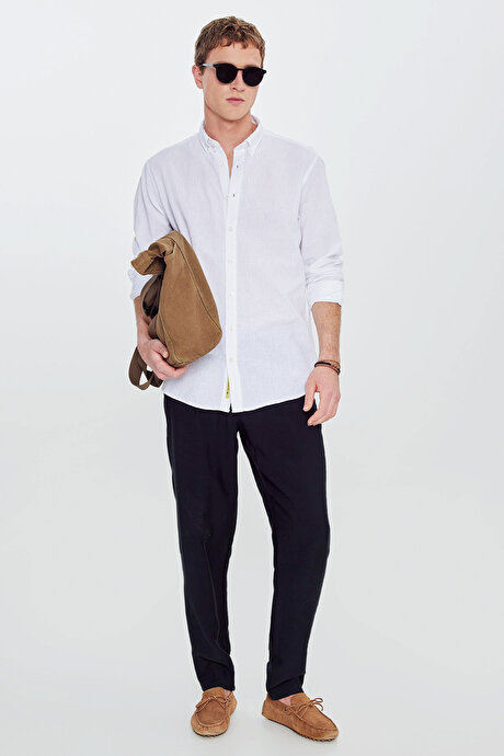 Pamuklu Keten Comfort Fit Düğmeli Yaka Çizgili Beyaz Gömlek resmi