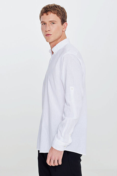 Pamuklu Keten Comfort Fit Düğmeli Yaka Çizgili Beyaz Gömlek resmi
