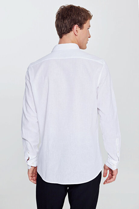 Pamuklu Keten Comfort Fit Düğmeli Yaka Çizgili Beyaz Gömlek resmi