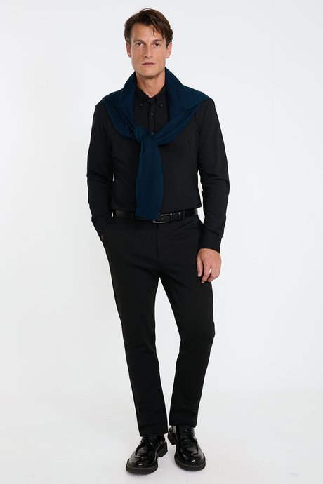 Pamuklu Slim Fit Dar Kesim Düğmeli Yaka Örme Siyah Gömlek resmi