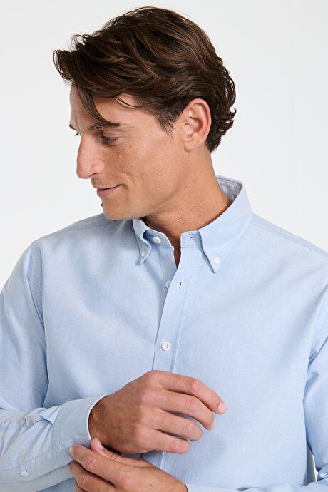 %100 Pamuk Comfort Fit Rahat Kesim Düğmeli Yaka Oxford Mavi Gömlek resmi
