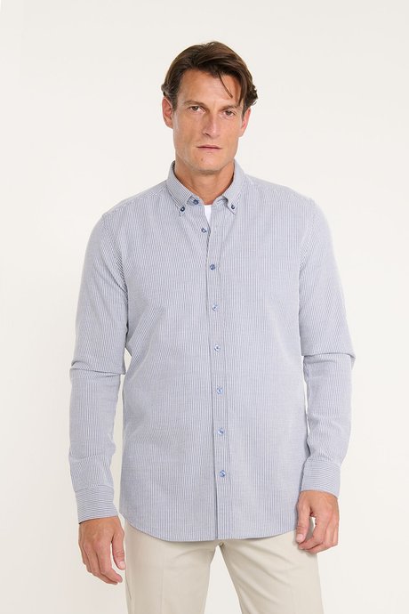 %100 Pamuk Slim Fit Dar Kesim Gizli Düğme Yaka Çizgili Lacivert-Beyaz Gömlek resmi
