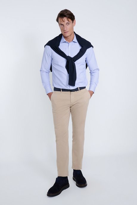 Pamuklu Slim Fit Dar Kesim Klasik Yaka Çizgili Lacivert-Beyaz Gömlek resmi