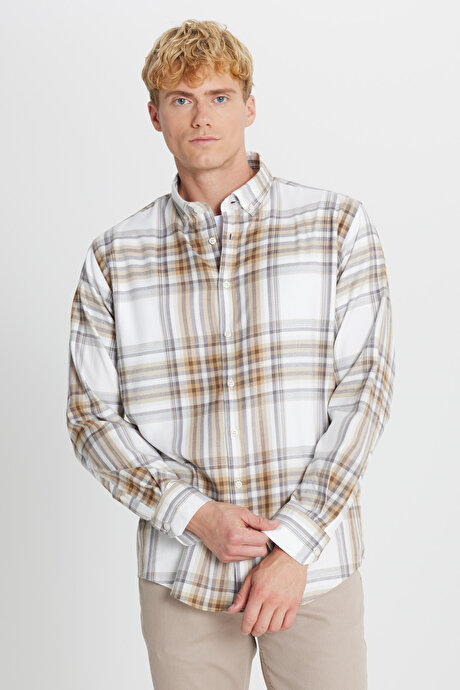 Pamuklu Comfort Fit Rahat Kesim Düğmeli Yaka Ekose Desenli Kahve-Bej Gömlek resmi