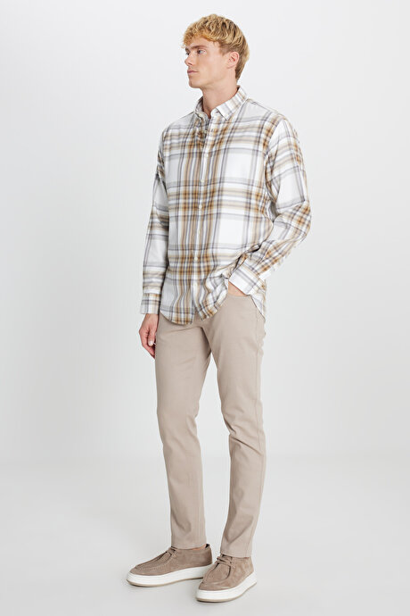 Pamuklu Comfort Fit Rahat Kesim Düğmeli Yaka Ekose Desenli Kahve-Bej Gömlek resmi