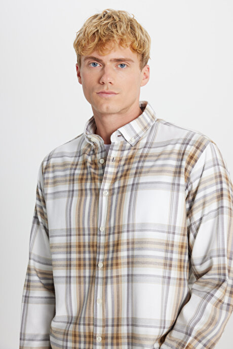 Pamuklu Comfort Fit Rahat Kesim Düğmeli Yaka Ekose Desenli Kahve-Bej Gömlek resmi