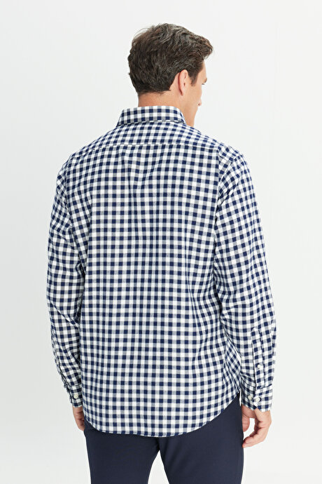 Pamuklu Flanel Comfort Fit Rahat Kesim Düğmeli Yaka Kareli Lacivert-Beyaz Gömlek resmi