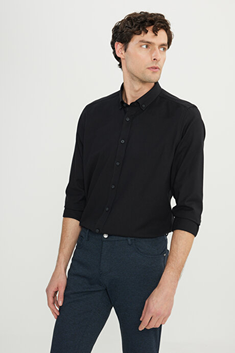 Pamuklu Gabardin Slim Fit Dar Kesim Düğmeli Yaka Esnek Siyah Gömlek resmi