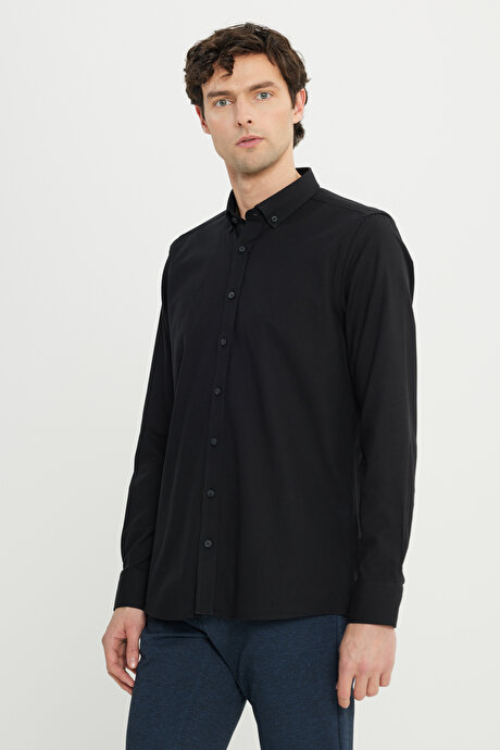 Pamuklu Gabardin Slim Fit Dar Kesim Düğmeli Yaka Esnek Siyah Gömlek resmi