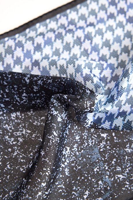 Desenli Gri-Siyah Mendil resmi